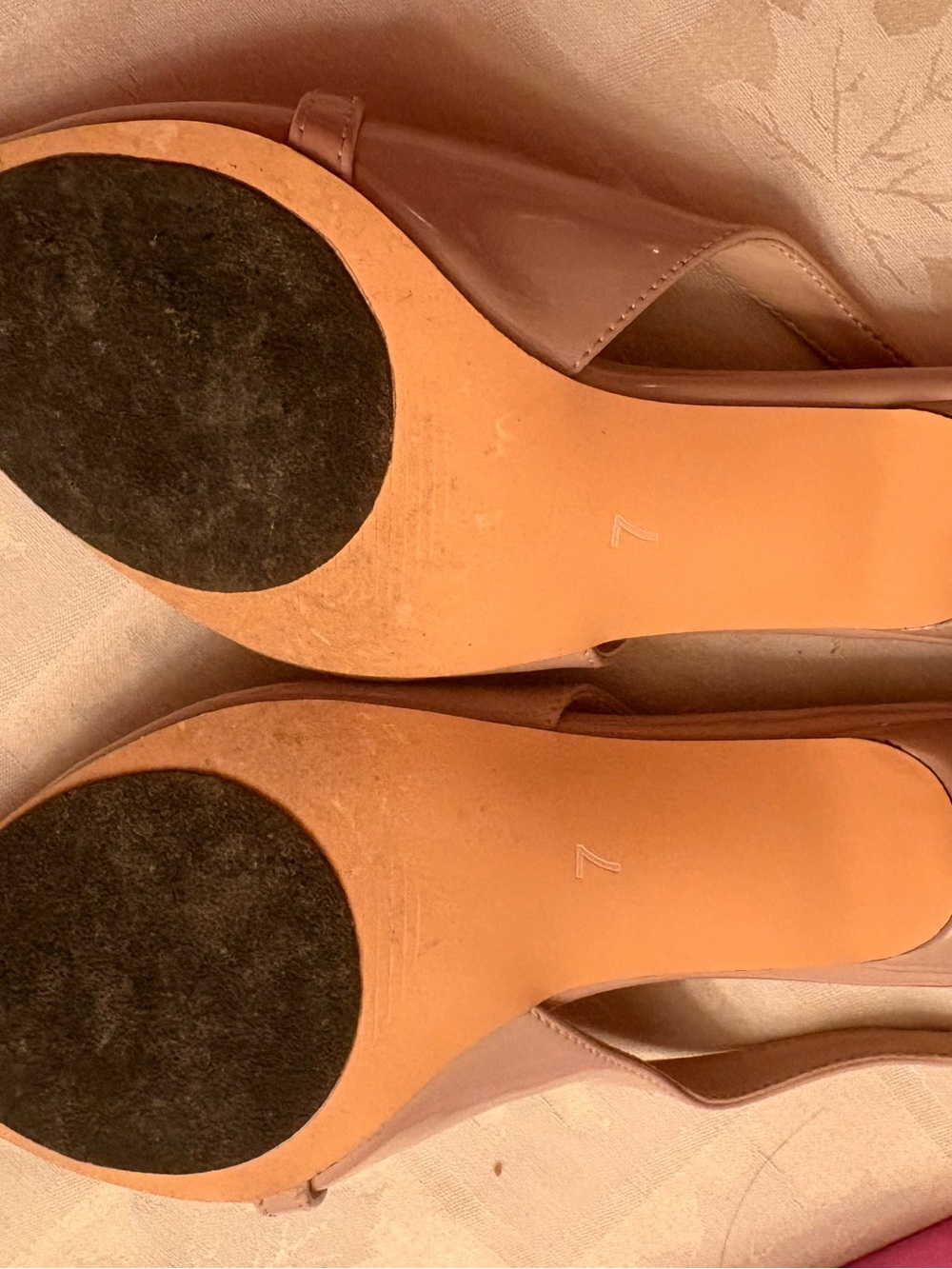 Kitten heel, like new. - Picture 4 of 7